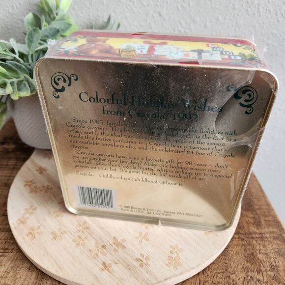 Vintage 1992 Crayola‎ Collectible Holiday Tin, bear ornament, 64 crayons SEALED - Picture 5 of 8